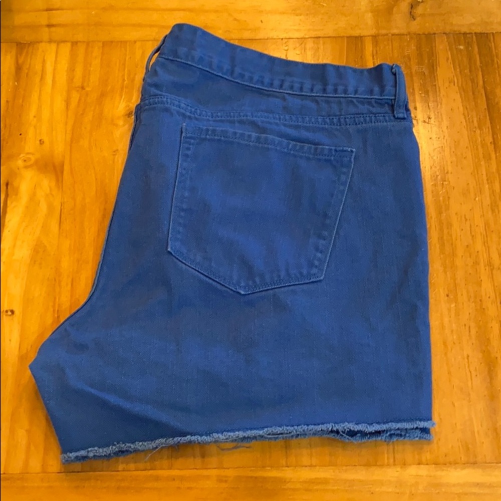 OLD NAVY - The Diva Shorts - 3” inseam